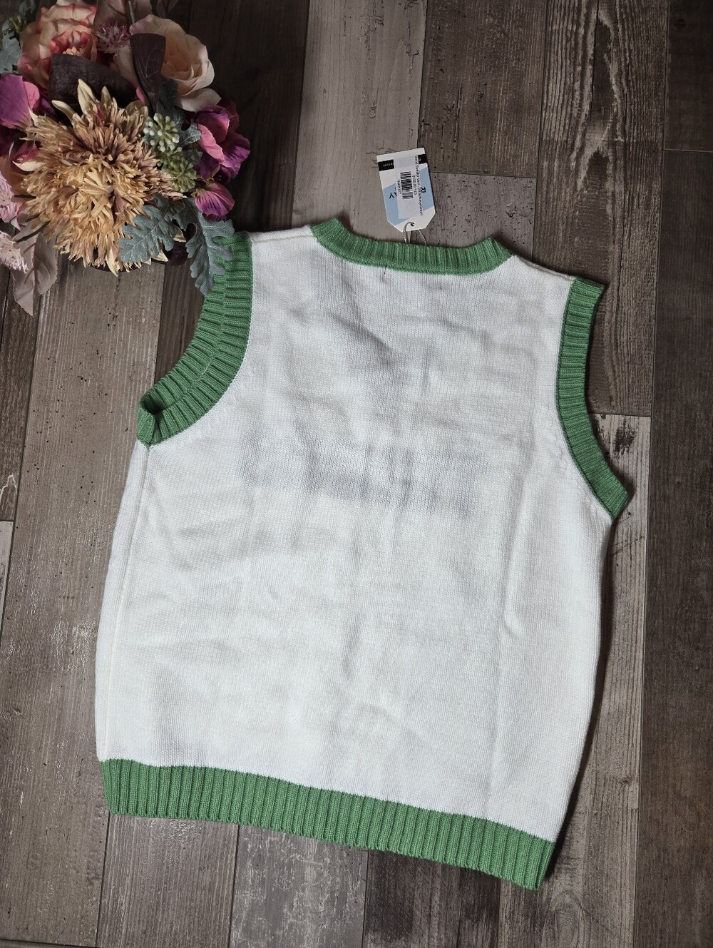NWT RUNWAY ATHLETICS Knit “TENNIS” V‑Neck Sweater Vest White & Green Size XS - Picture 15 of 15